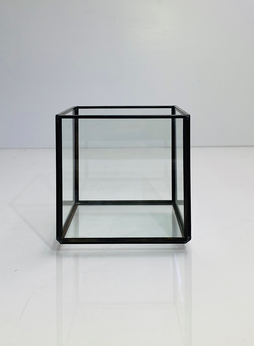 4in Black Antique Glass Box Without Lid
