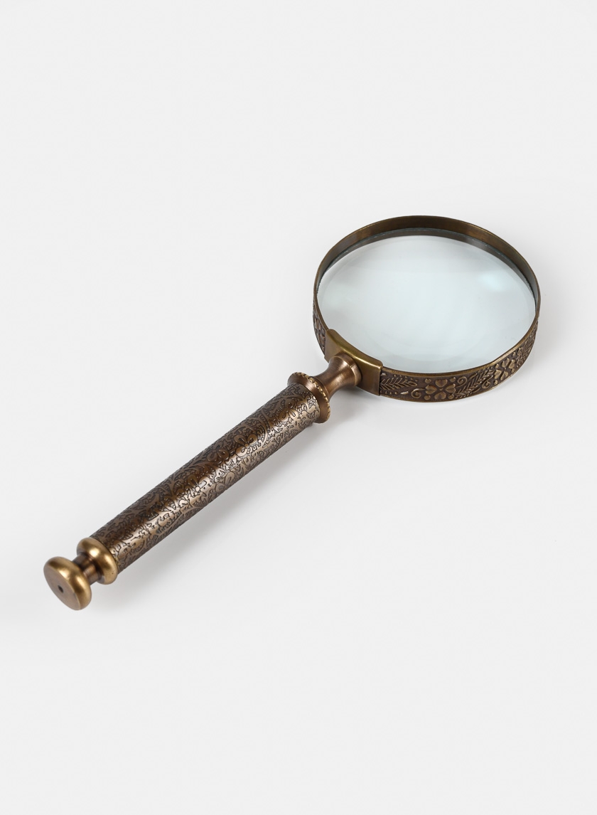 Colonial Brass Handle Magnifying glass